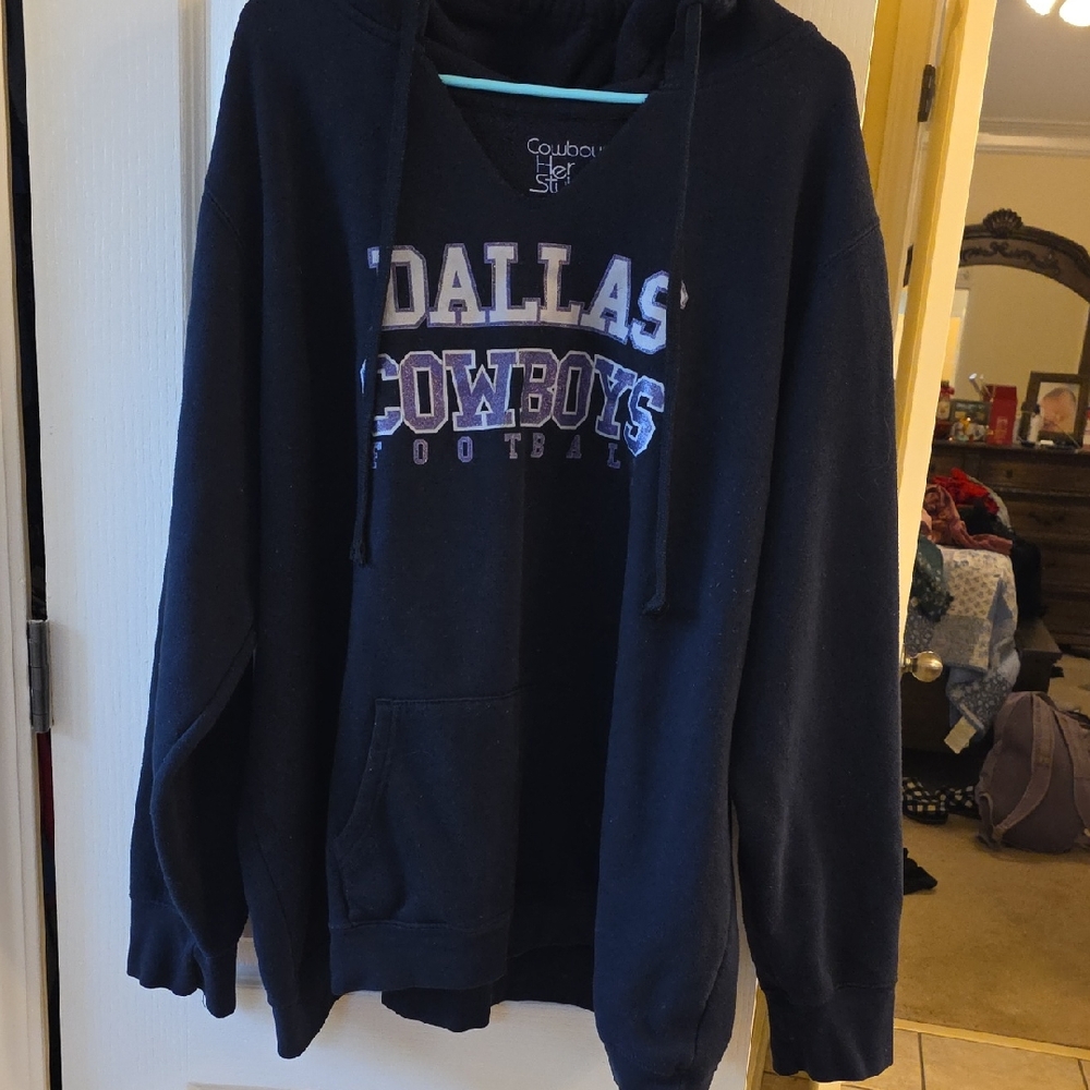 2 For $6 Or 3 For $8 Bundle! Cowboys Navy Hoodie 3x Plus